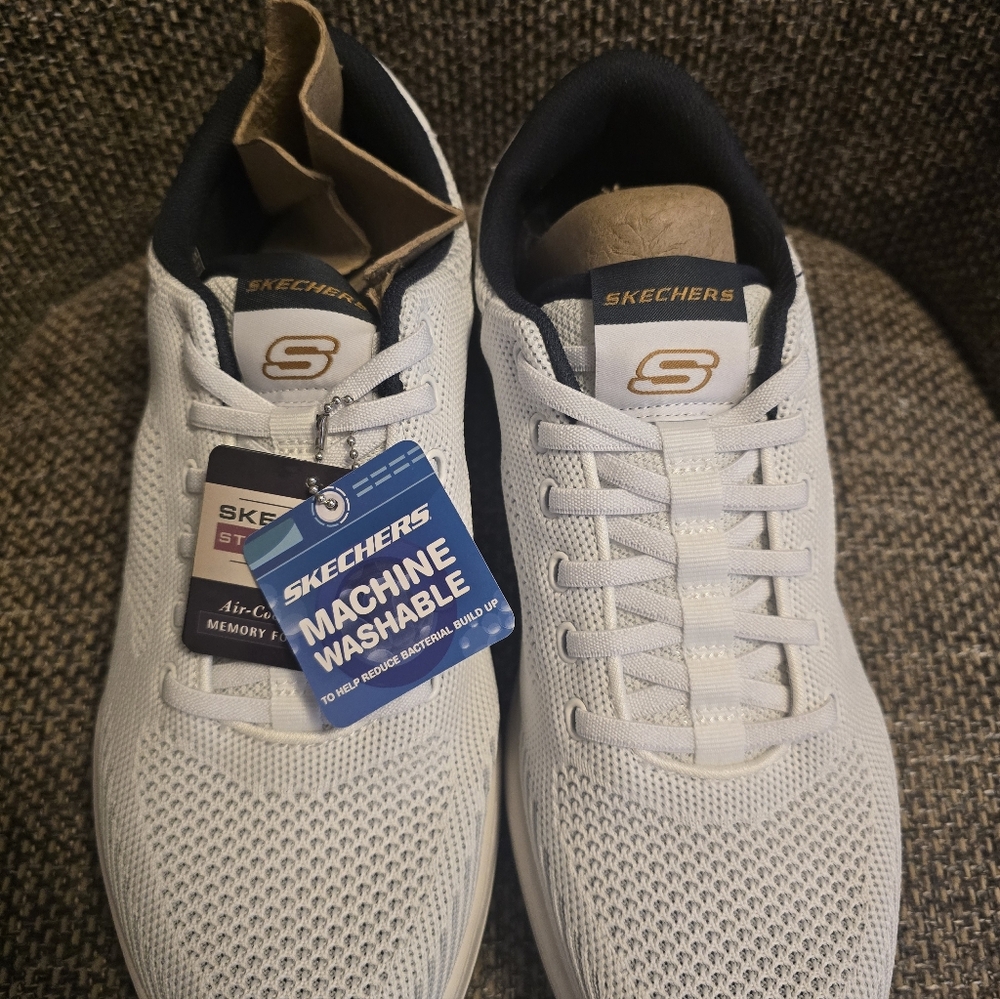 NEW Mens 9.5 Sketchers Streetwear Memory Foam Shoes - Picture 3 of 6
